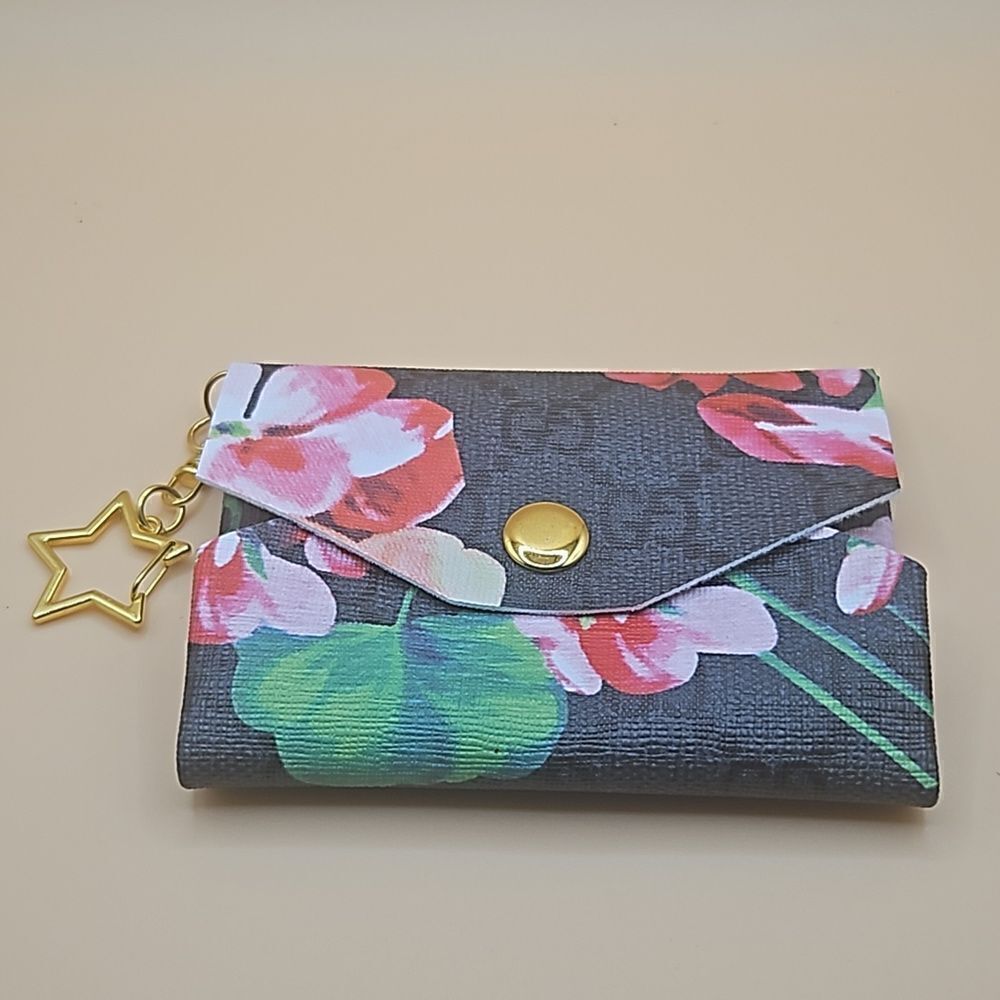Gucci Customized Card Holder - Picture 2 of 3